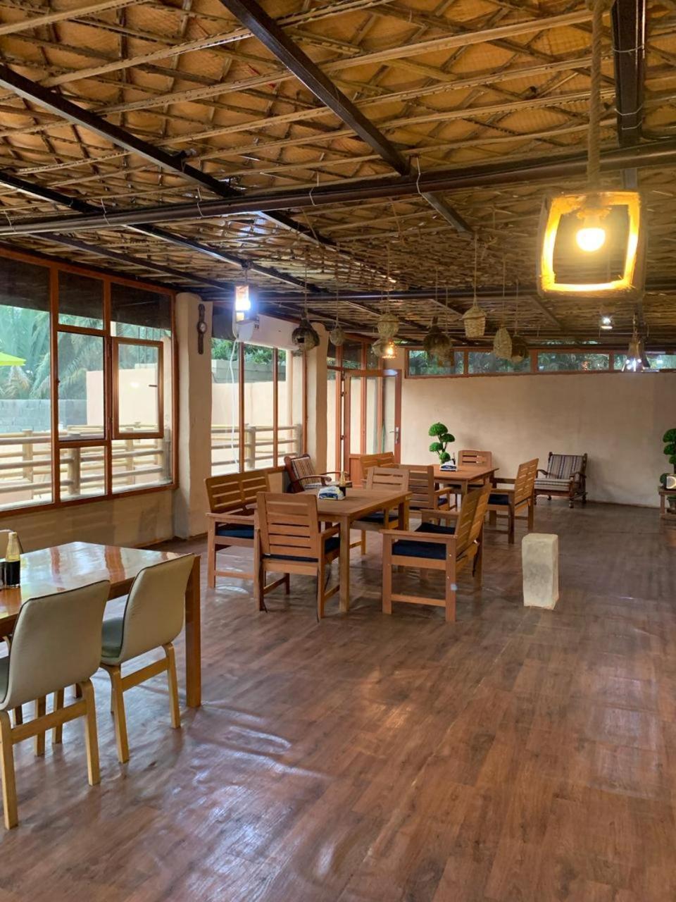 بيت نُزل السلام Bait Salam Inn Al Ḩamrāʼ 외부 사진