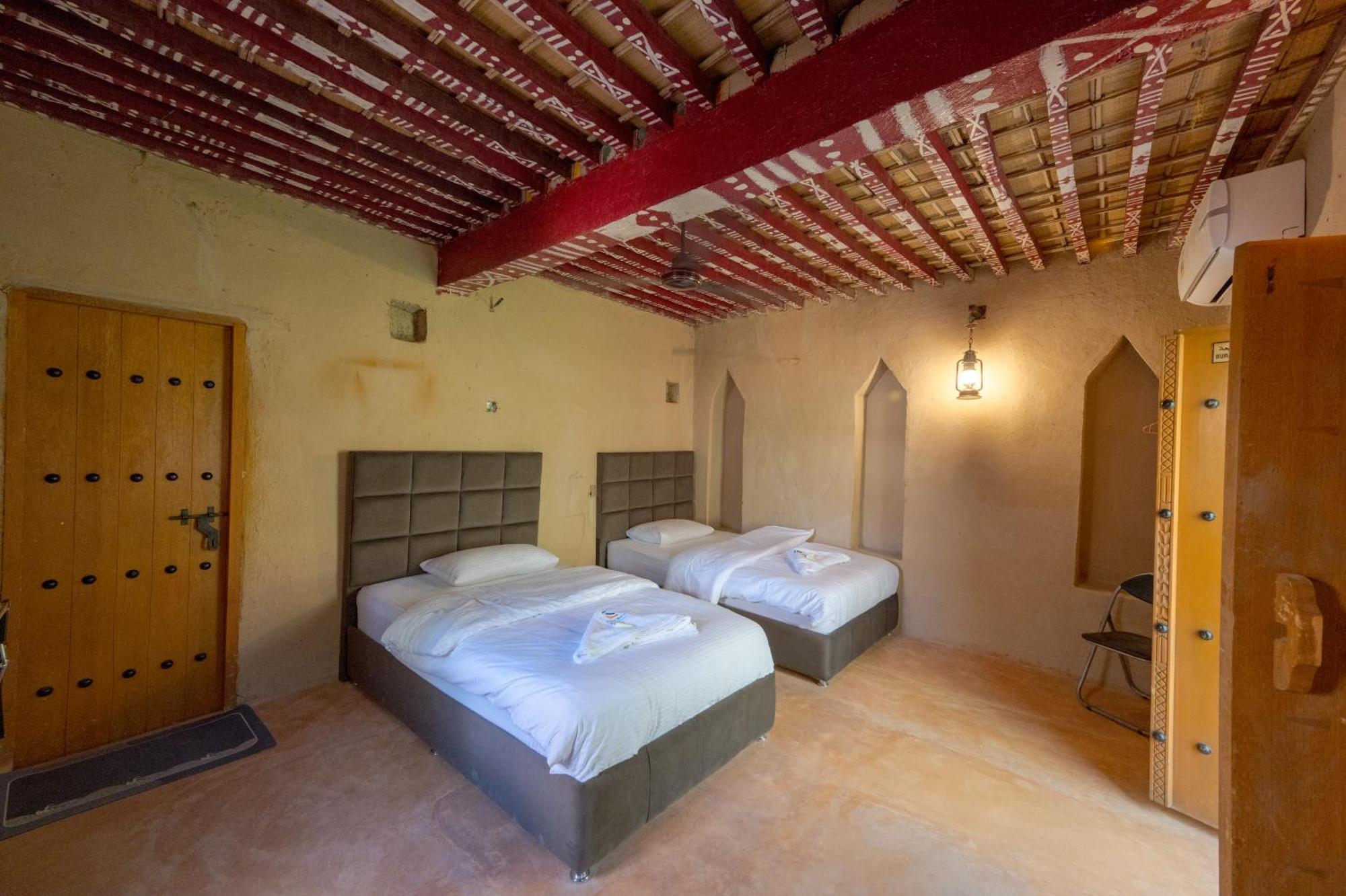 بيت نُزل السلام Bait Salam Inn Al Ḩamrāʼ 외부 사진