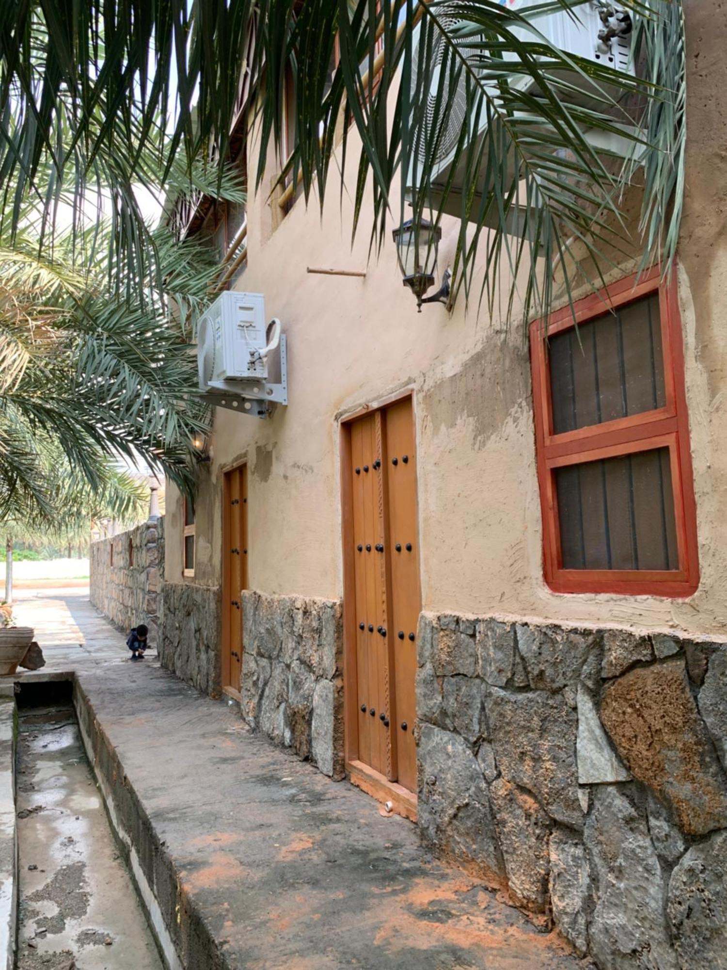 بيت نُزل السلام Bait Salam Inn Al Ḩamrāʼ 외부 사진